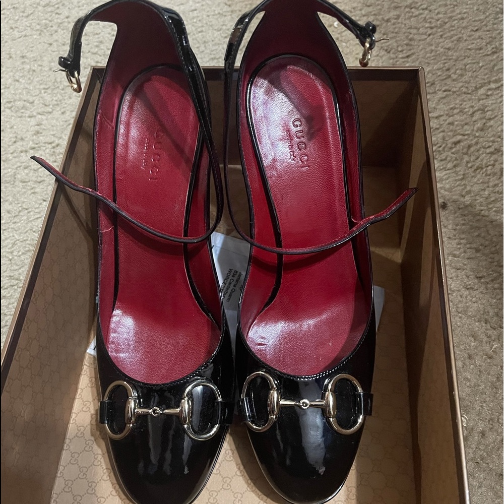 Authentic Gucci patent leather with Gold horsebit.